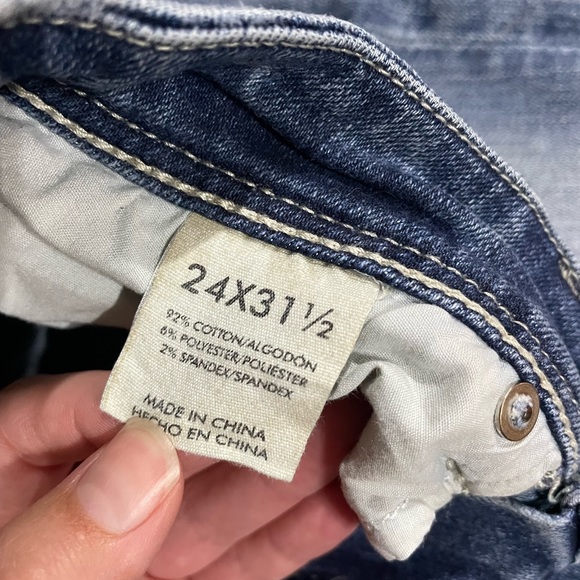 Buckle BKE size 24R jeans. Used- LIKE NEW. Worn 1 time. - Picture 2 of 4